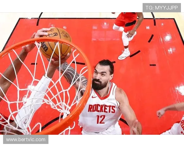 火箭篮板率创历史新高亚当斯前场板率领跑联盟