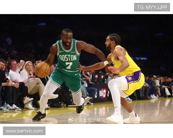 背靠背对决再度来袭ESPN预测湖人与凯尔特人胜率差距微小